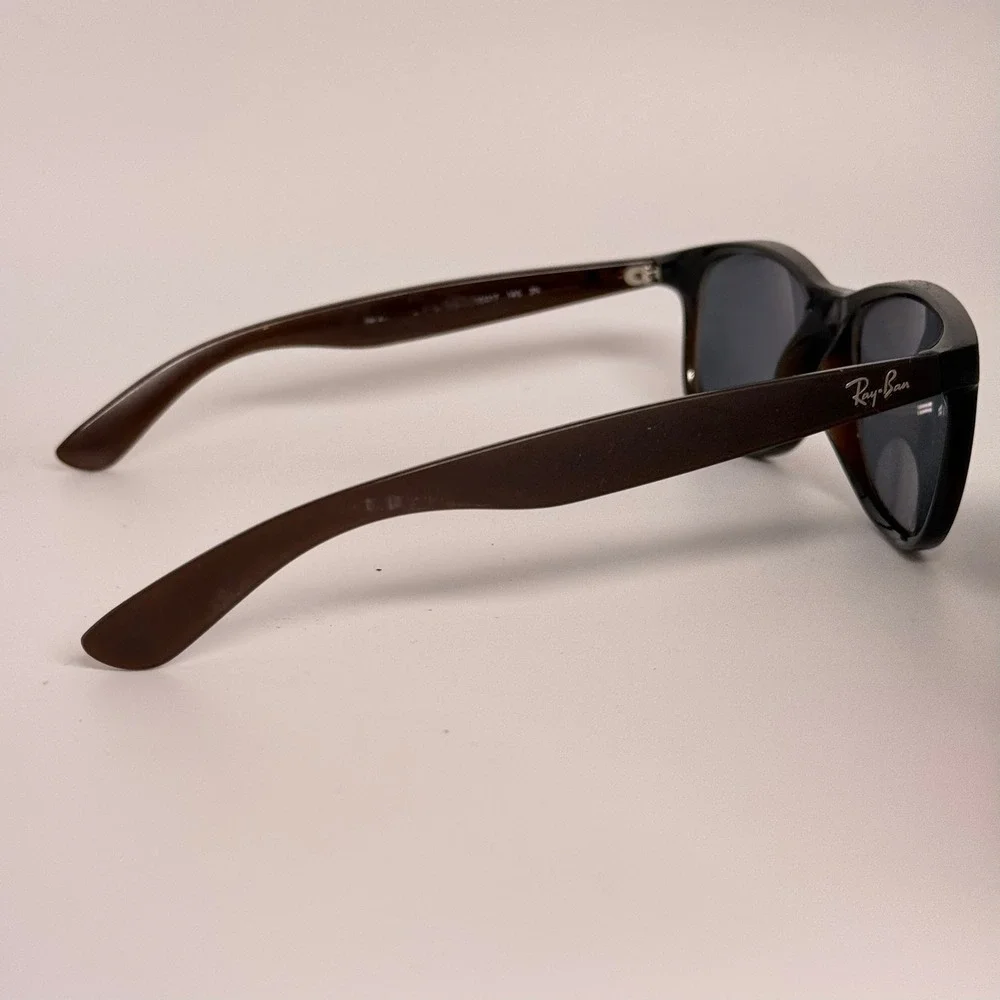 Ray-Ban RB4187 Chris Sunglasses Brown Tortoise Grey Lens 55mm Made in Italy